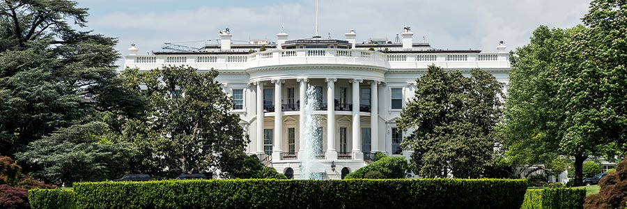 Outside photo of The White House in Washington D.C.